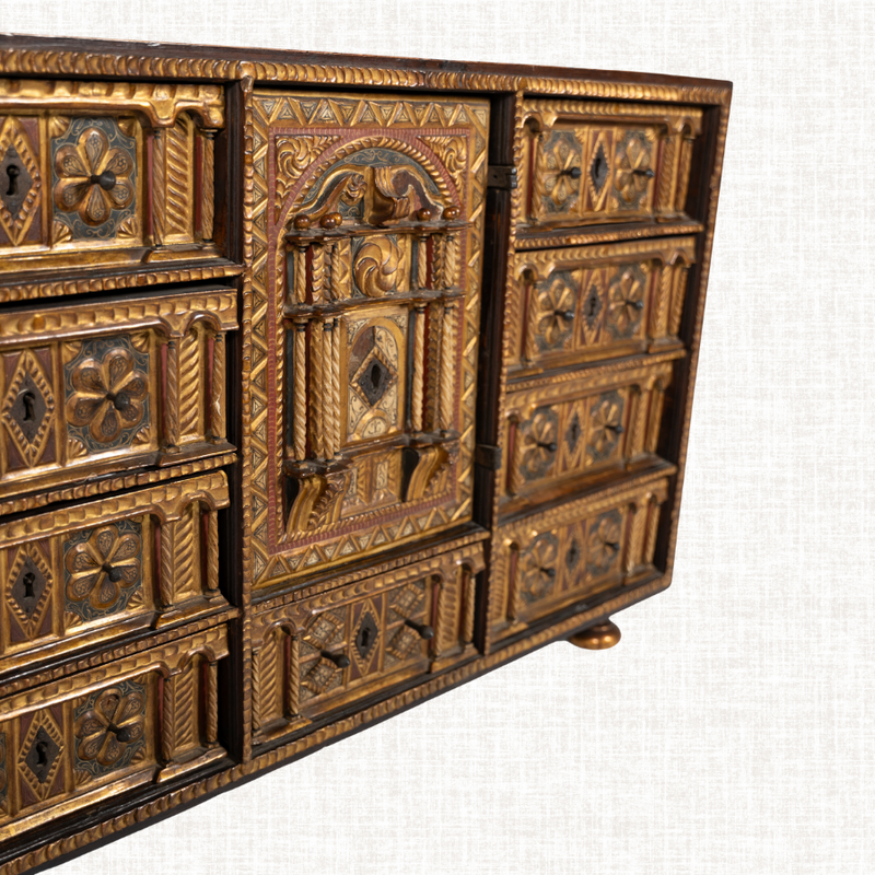 Sevilla Majestic Chest