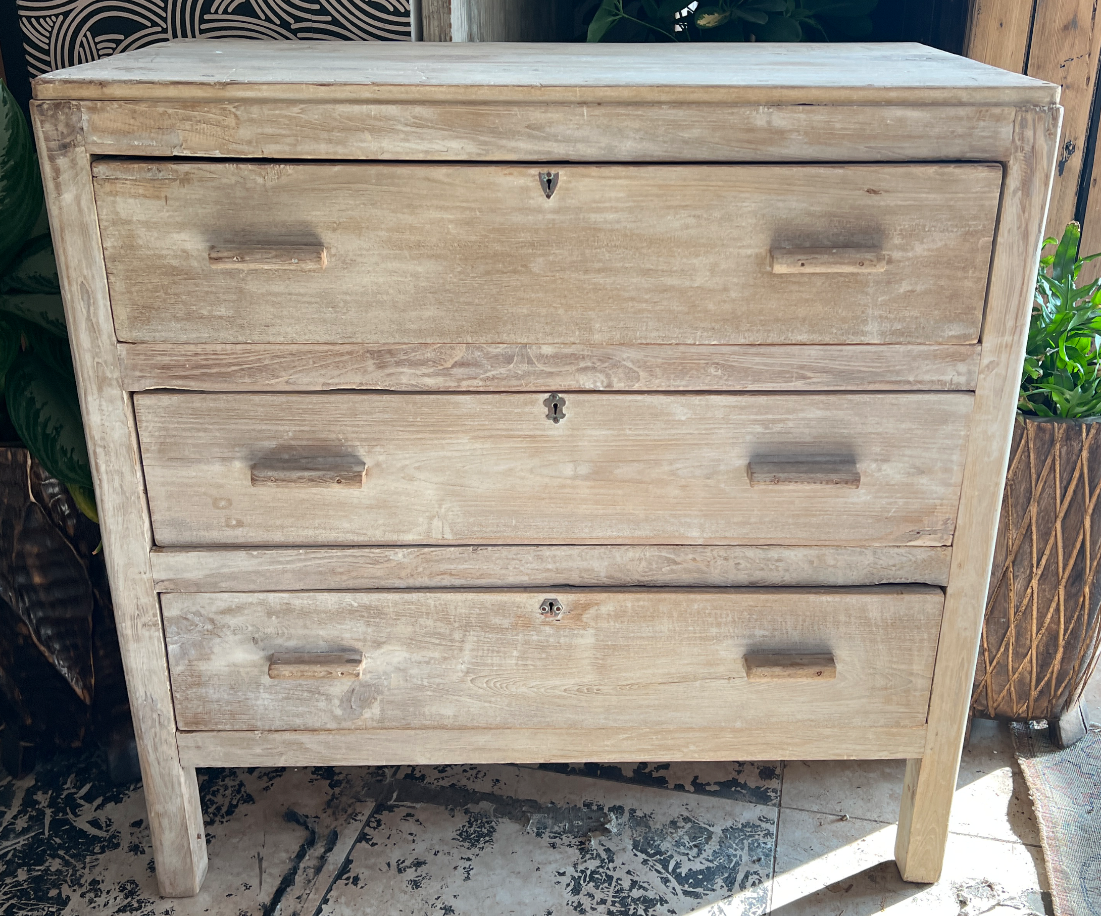 3 Drawer Wooden Dresser (DIM: 17.5”W x 36”L x 36”H)