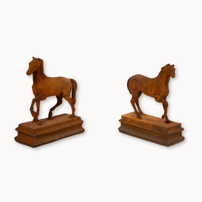 Thoroughbred Horse Statue