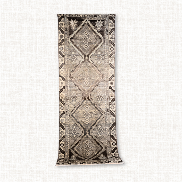 Silver Horizon Vintage Geometric Runner